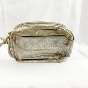 Billabong Metallic Silver Faux Leather Crossbody Bag with Coral Lining – Y2K